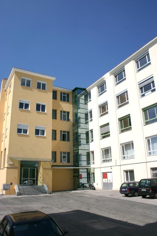 Workbase Auberge de jeunesse *